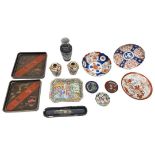 A mixed lot of Chinese and Japanese items including Imari plates,