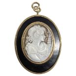 14k Gold Cameo Brooch/Brooch, 16.5 grams.