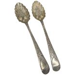 Pair of Hester Bateman Georgian Silver Berry Spoons. 131 g. London 1788