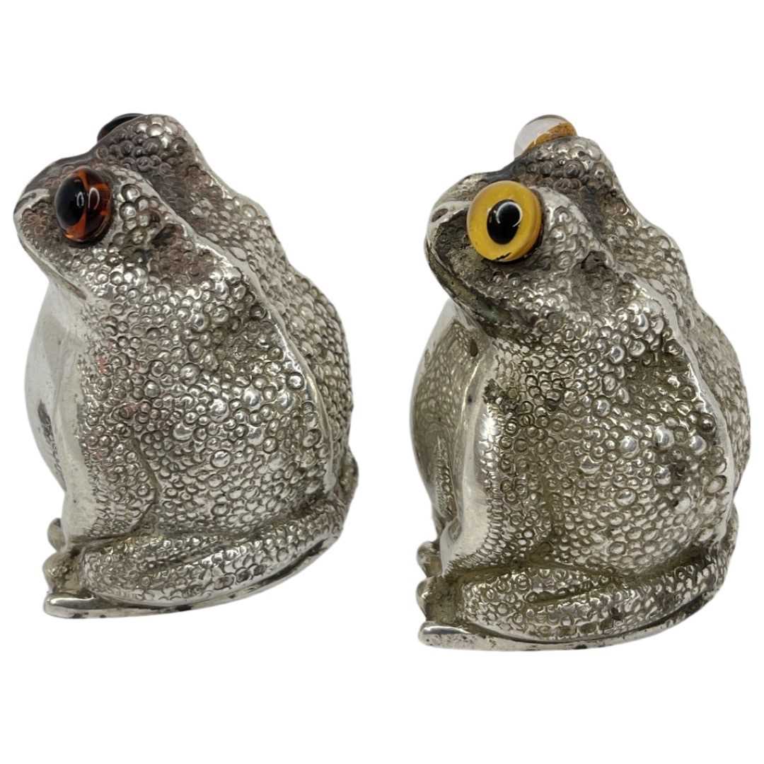 Pair of Fine Quality Frog Cruets. 227 g. London 1967, William Comyns & Sons - Image 4 of 5