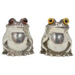 Pair of Fine Quality Frog Cruets. 227 g. London 1967, William Comyns & Sons