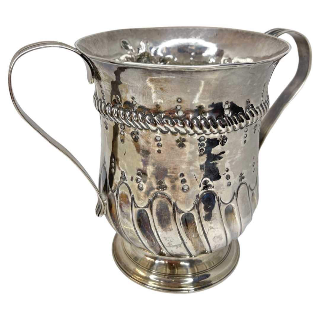 18th Century Silver Porringer, 191g, London 1770. - Image 2 of 4