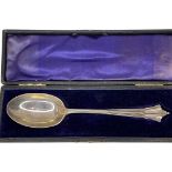 Cased Silver Spoon, 57g. London 1905.