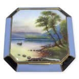 Good Quality Enamelled Compact.