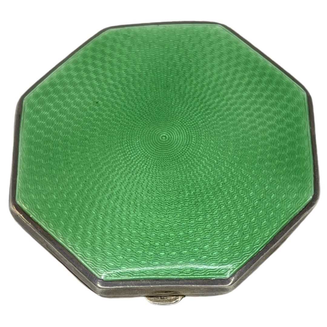 Silver and Green Enamel Compact. 60 g. Birmingham 1932, Maker BH & M