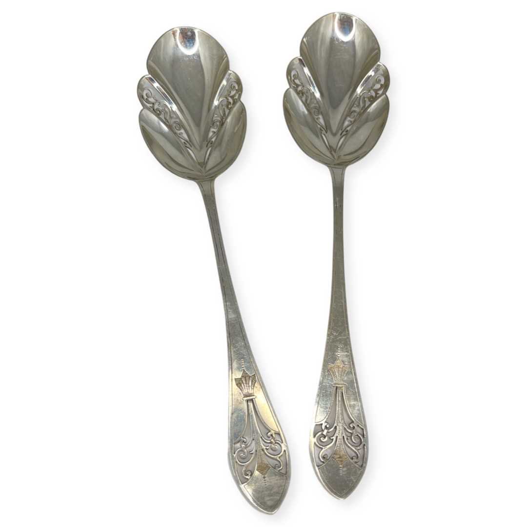 Pair of Silver Pierced Berry Spoons, 136g. London 1904 Mappin & Webb.