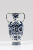 Henkelvase. Delft, 20 Jh. Blaue