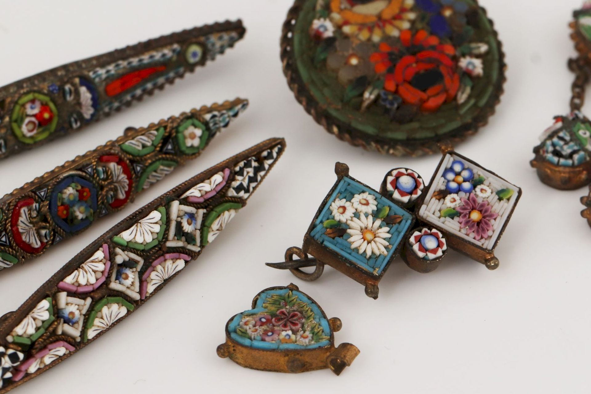 Konvolut Pietra dura/Mikromosaik-Schmuck des 19. Jahrhunderts - Bild 5 aus 5