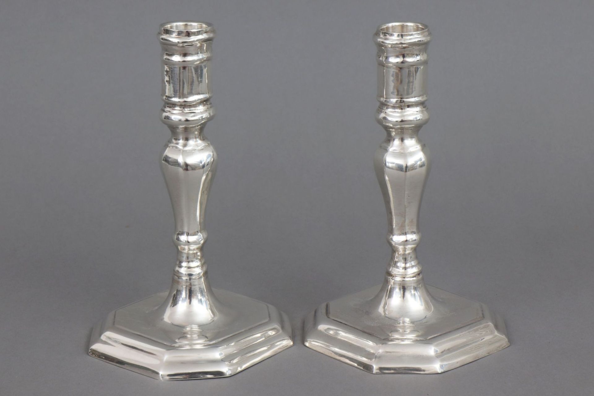 Paar Silber Kerzenstöcke im Stile des Barock