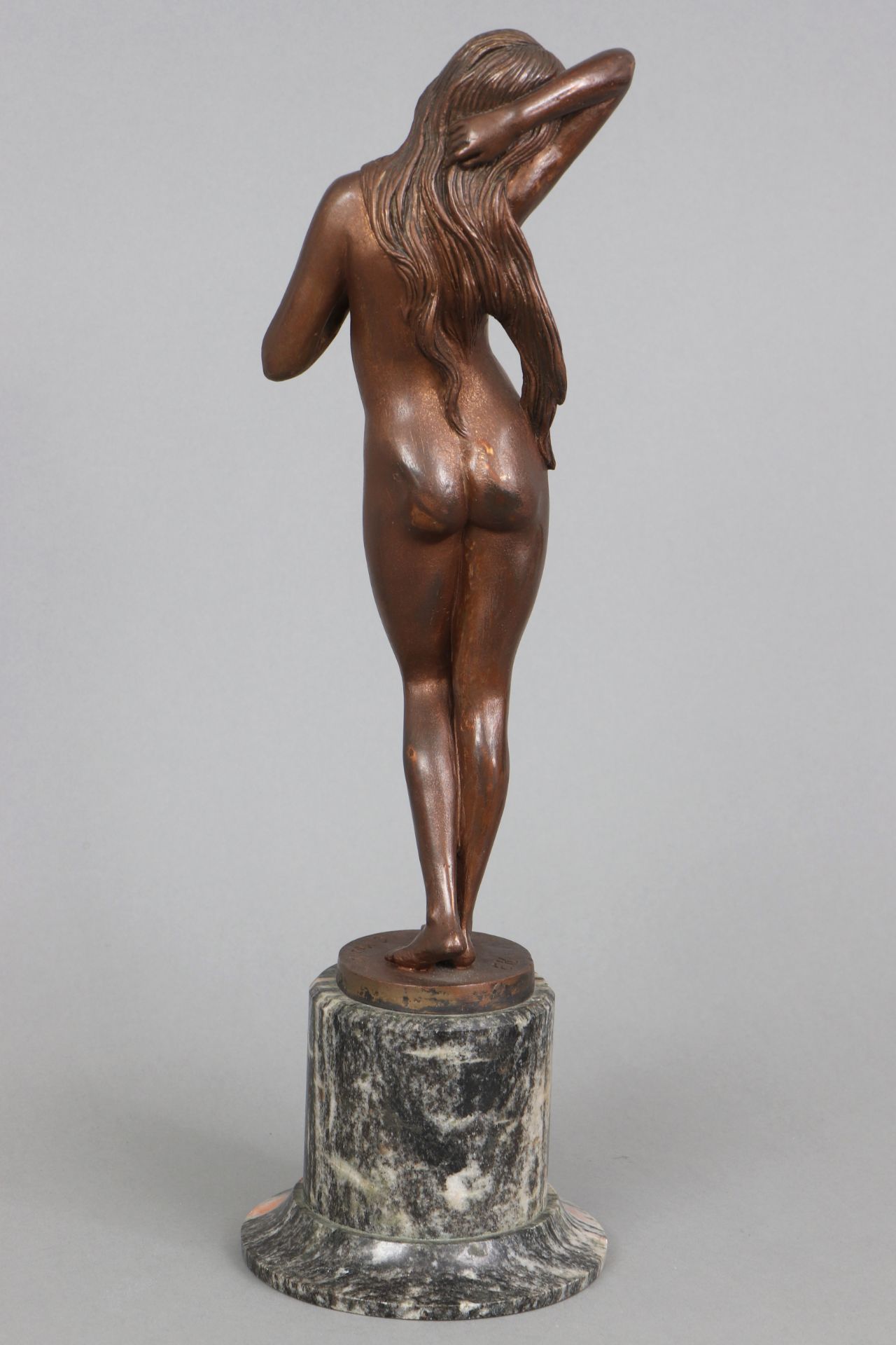 Bronzefigur ¨weiblicher Akt¨ - Image 4 of 6