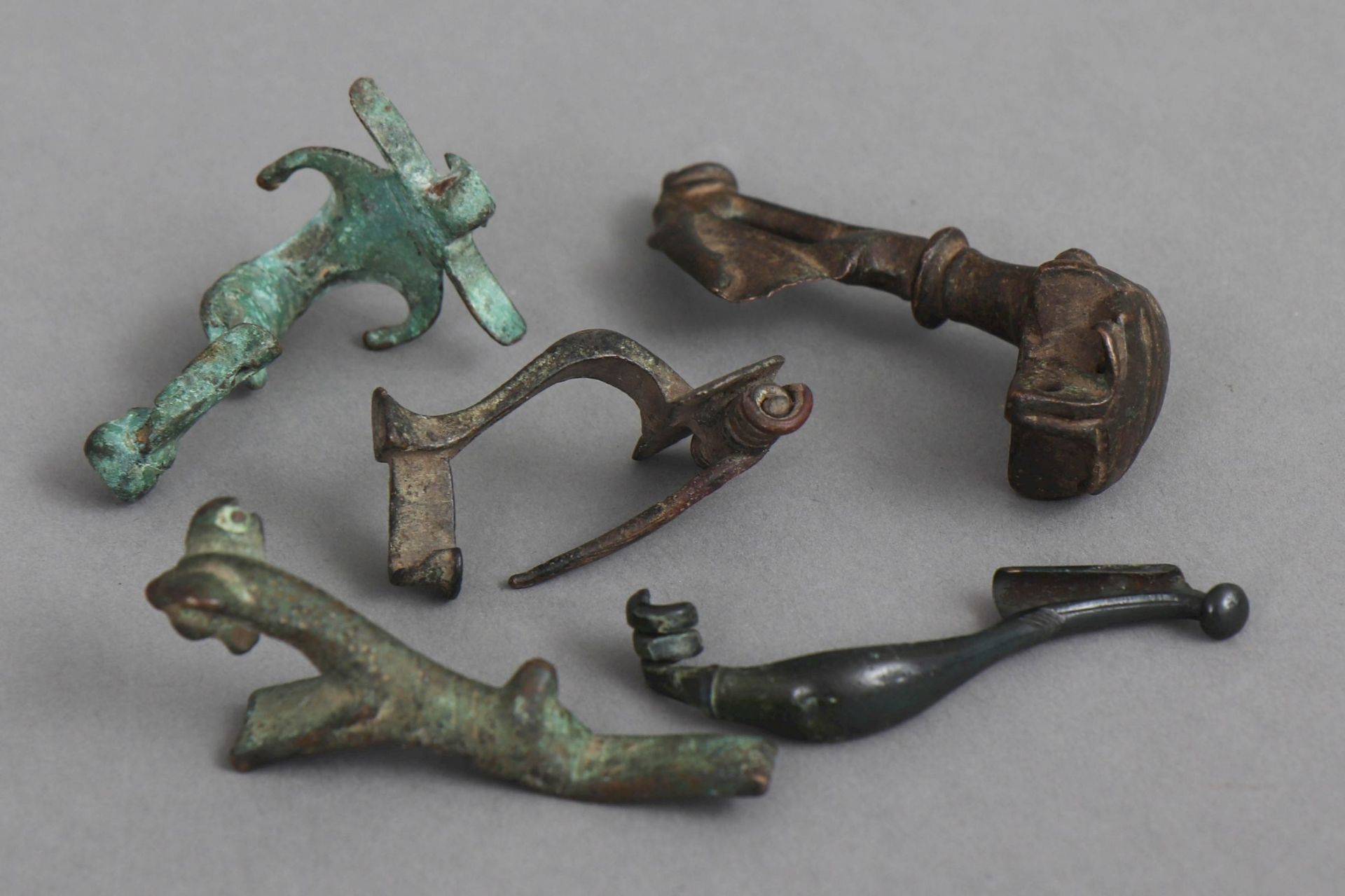 5 antike Bronze-Fibeln - Image 2 of 2
