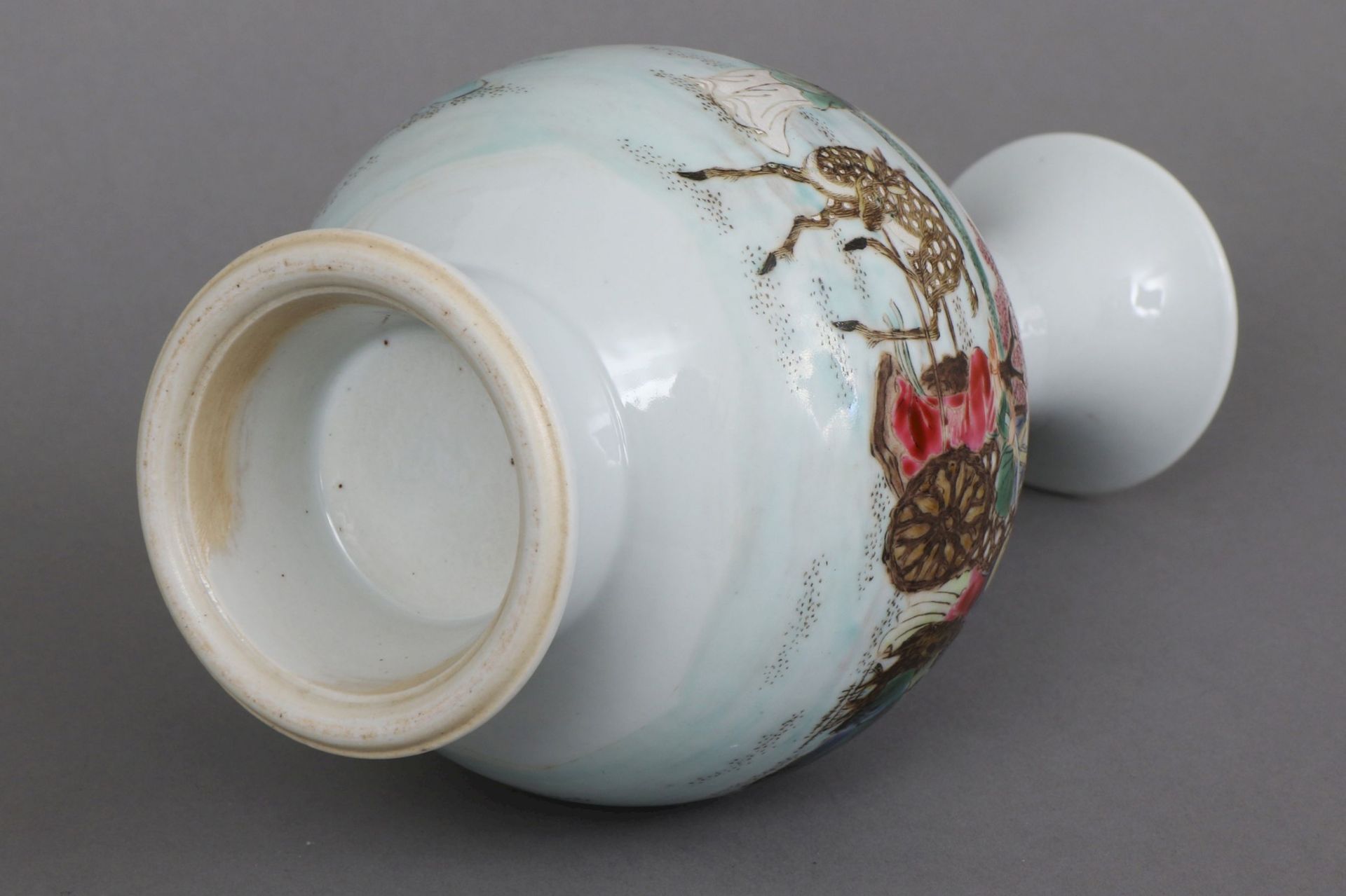 Chinesische Porzellanvase mit Fencai-Malerei - Image 2 of 5