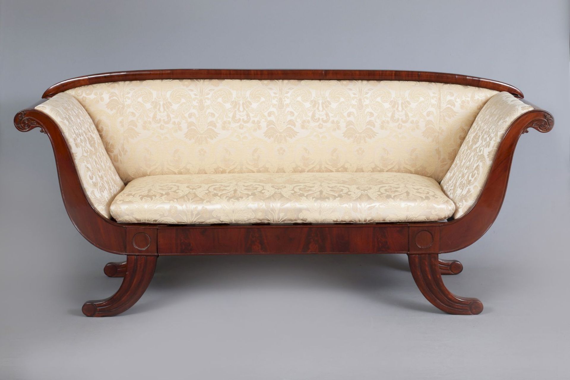 Salon-Sofa des Biedermeier