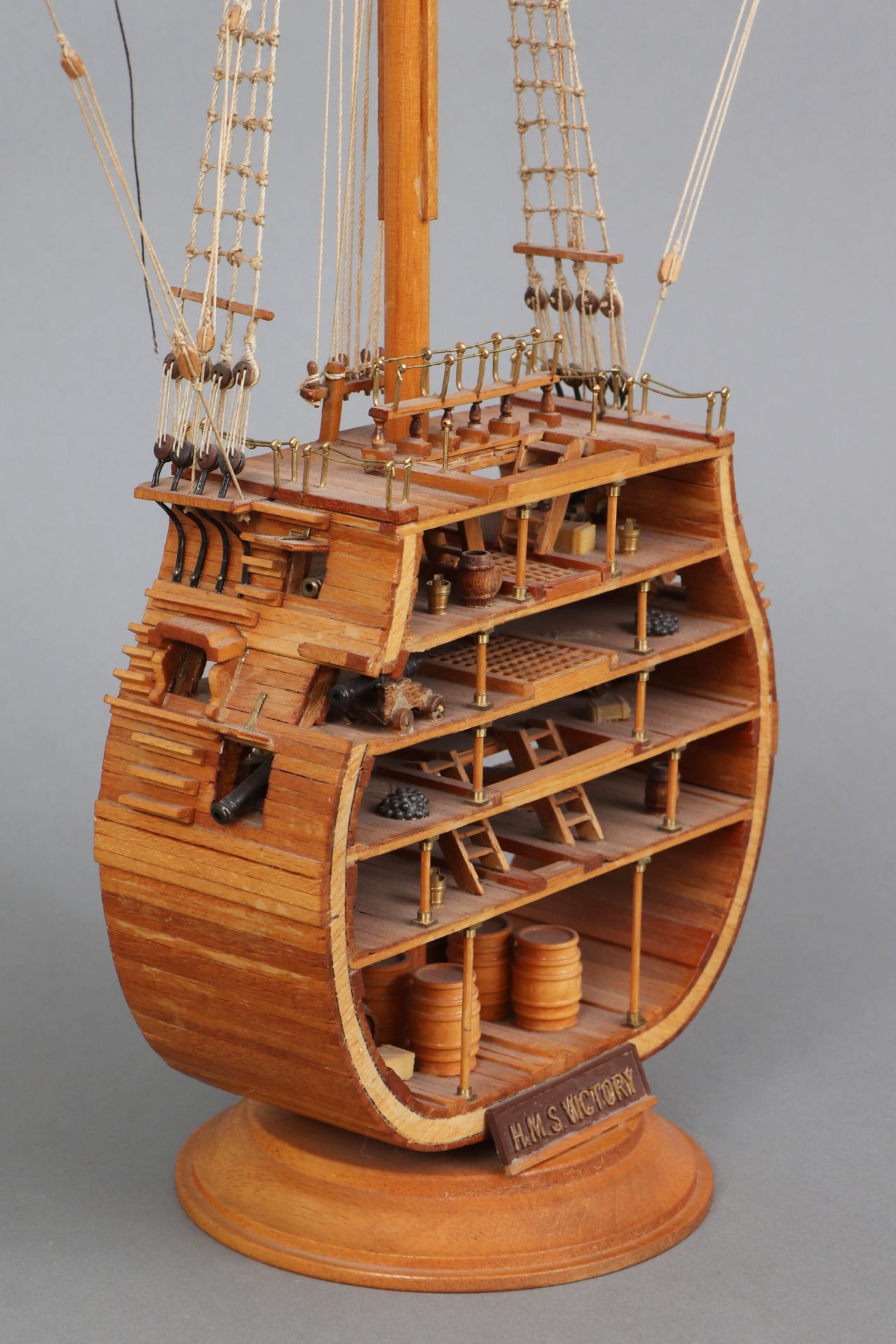 Modell der HMS Victory (Querschnitt) - Image 4 of 6