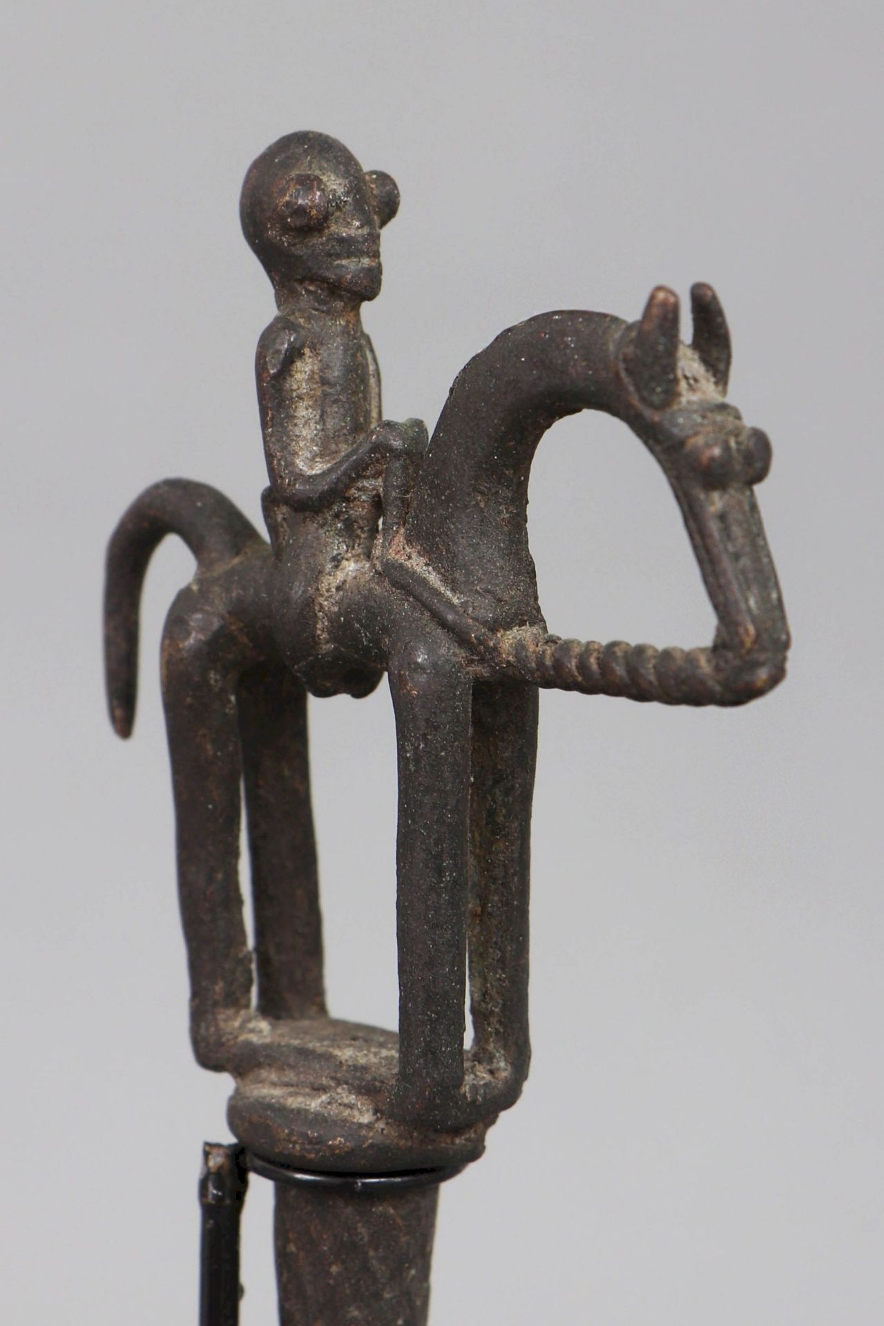 Afrikanische Bronzefigur - Bild 3 aus 3