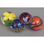 4 Glas-Paperweights