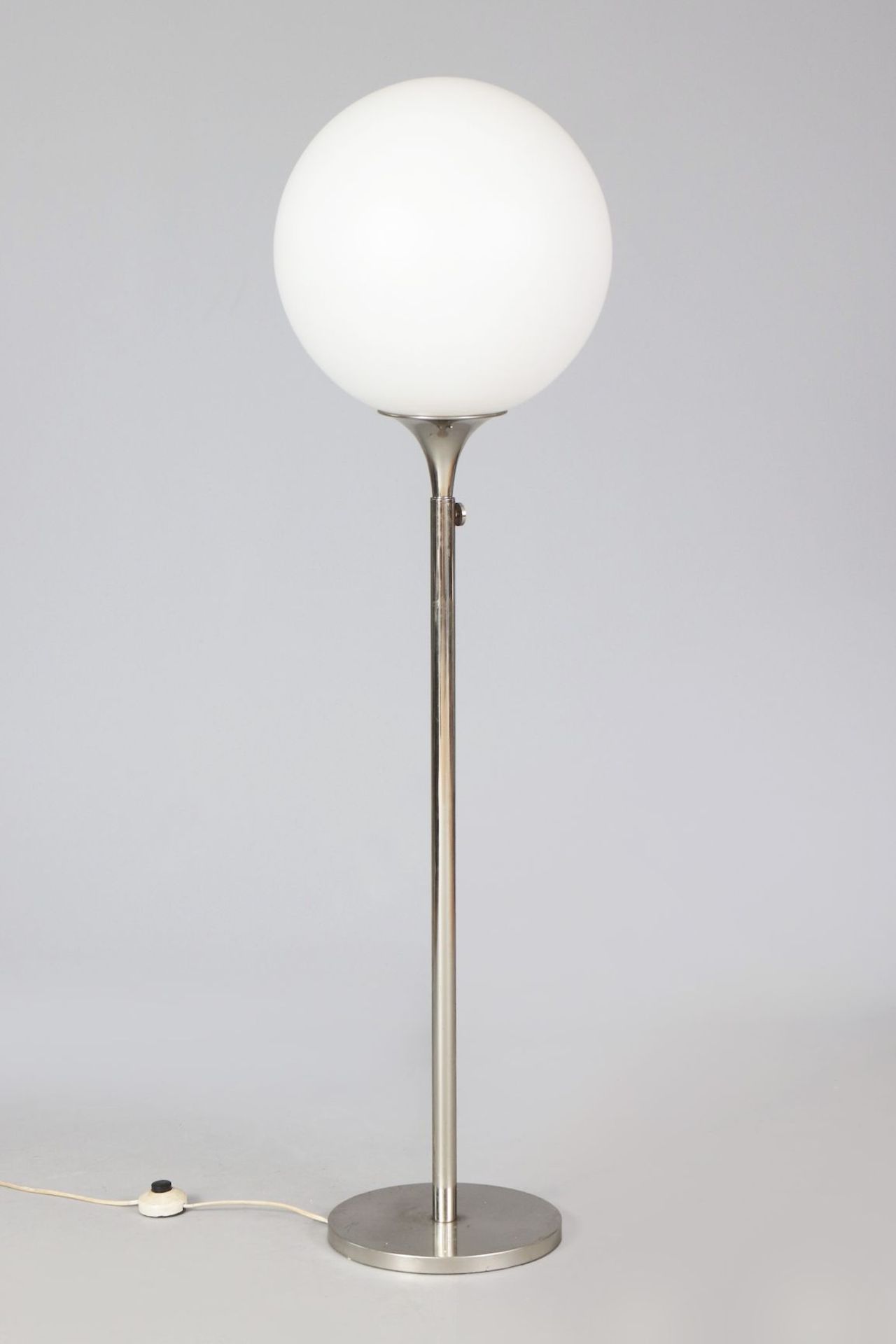 Stehlampe im Bauhaus Stil