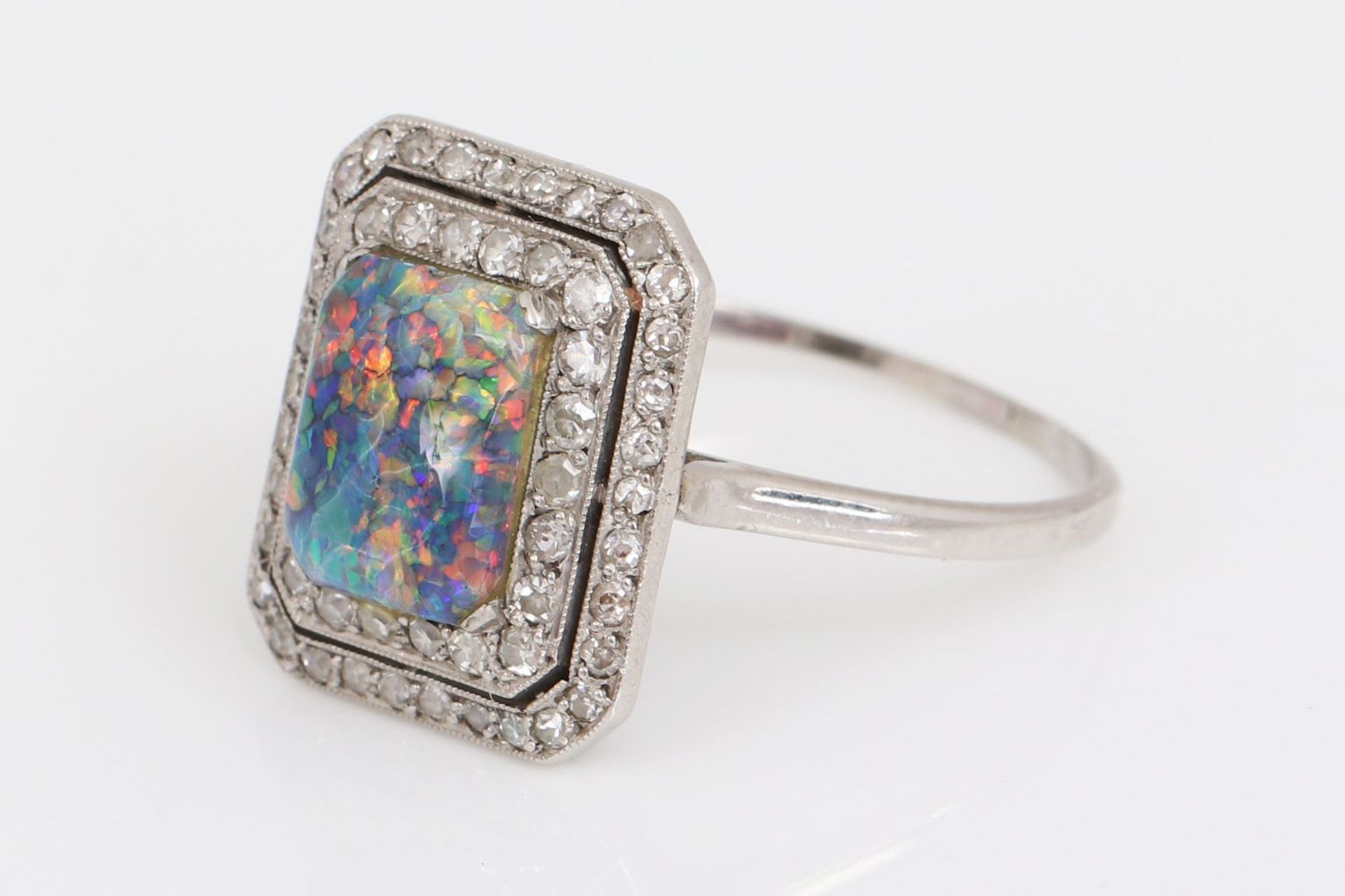 Antiker Ring mit Opal