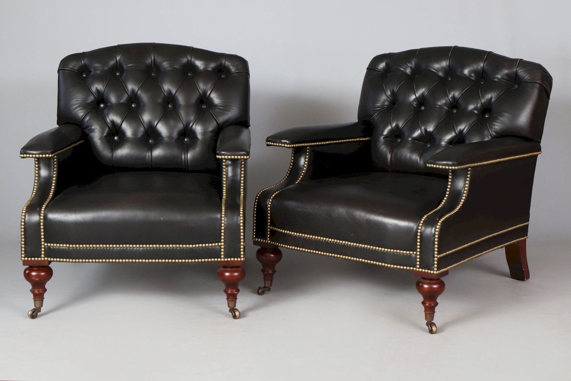 Paar RALPH LAUREN (Home) Ledersessel im Stile Chesterfield