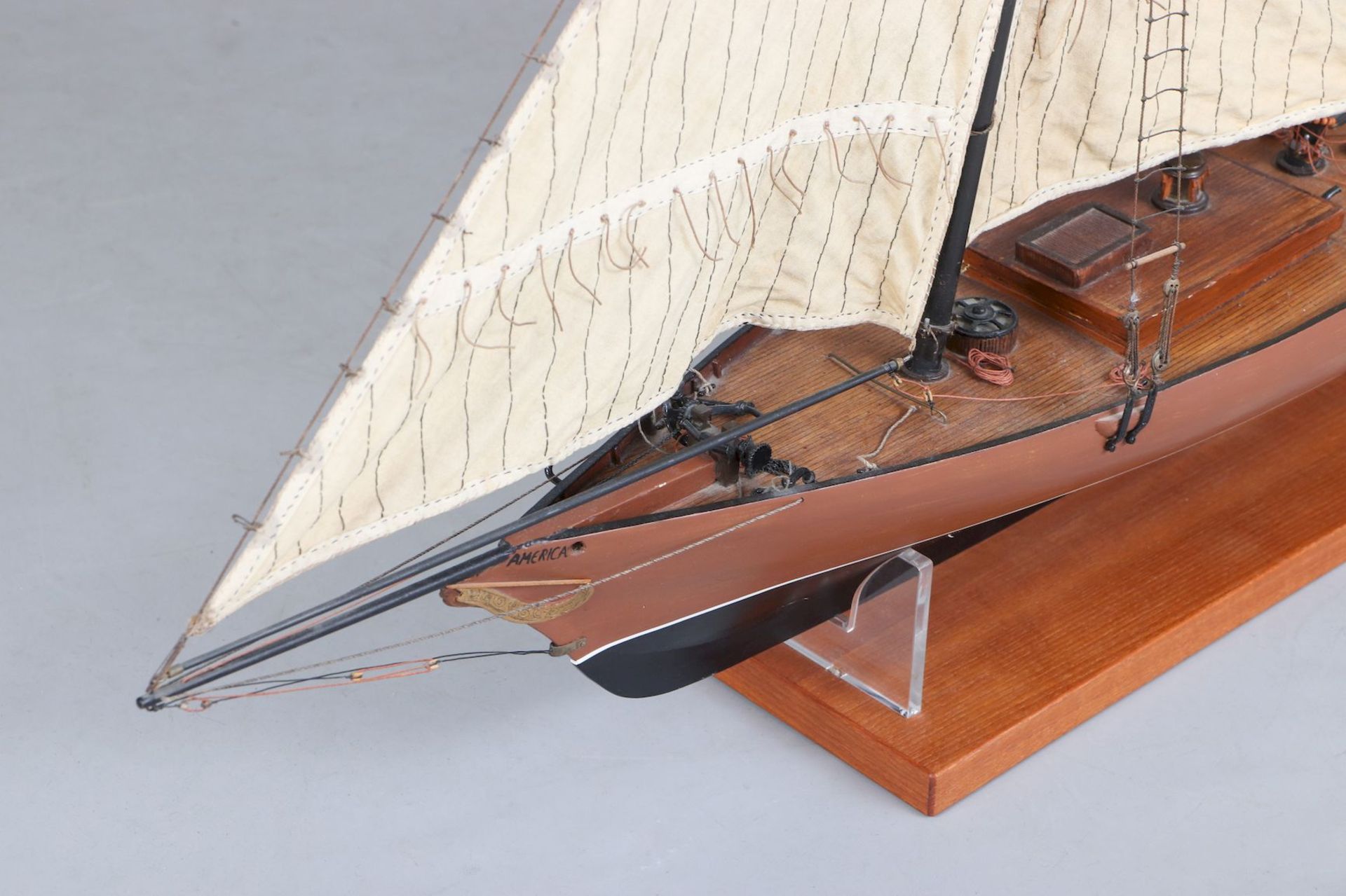 Modell eines Segelschiffs (Schoner-Yacht) ¨America¨ - Bild 2 aus 5