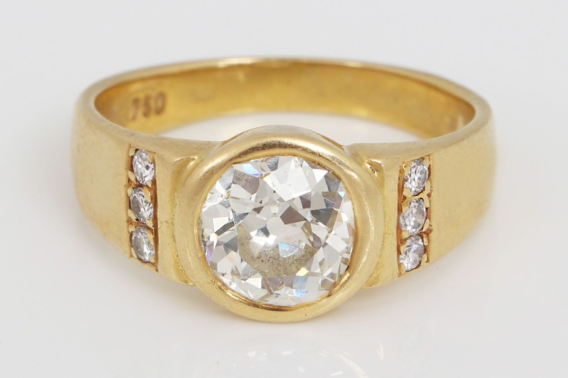 Ring mit Diamanten - Bild 3 aus 4