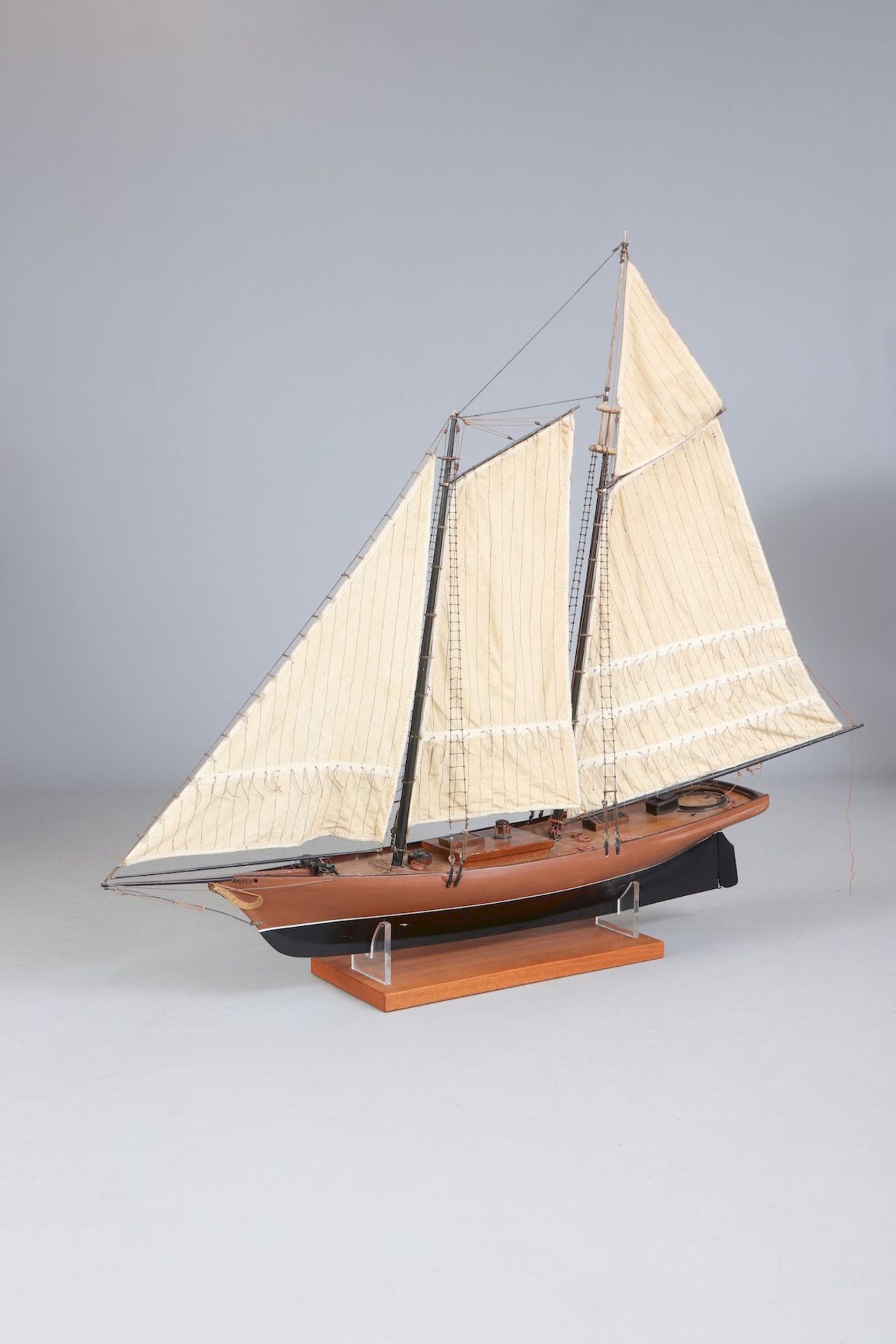 Modell eines Segelschiffs (Schoner-Yacht) ¨America¨ - Bild 5 aus 5