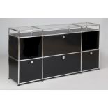 USM Haller Sideboard mit Vitrinenaufsatz