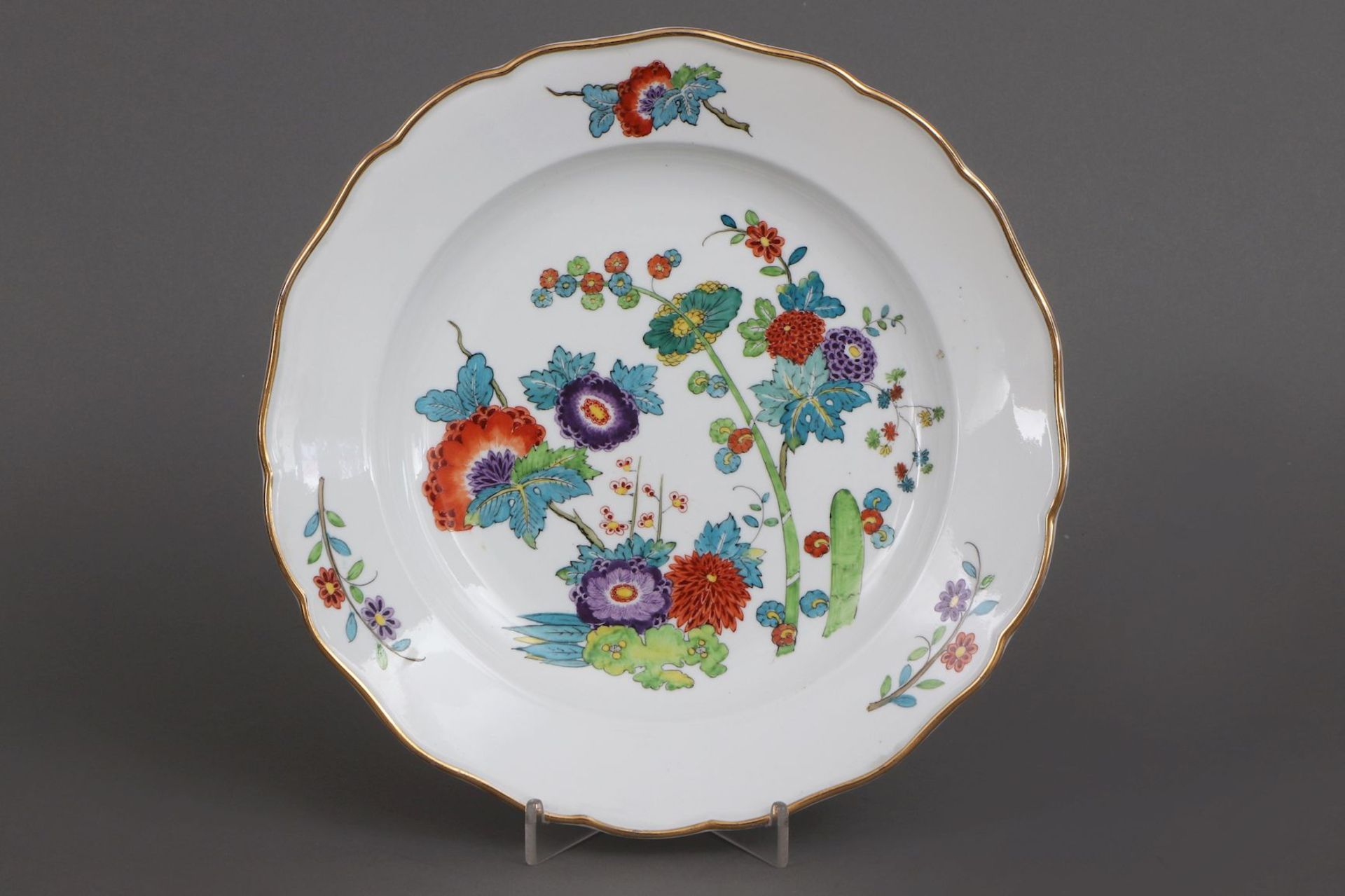 MEISSEN Teller mit Kakiemon Blumendekor