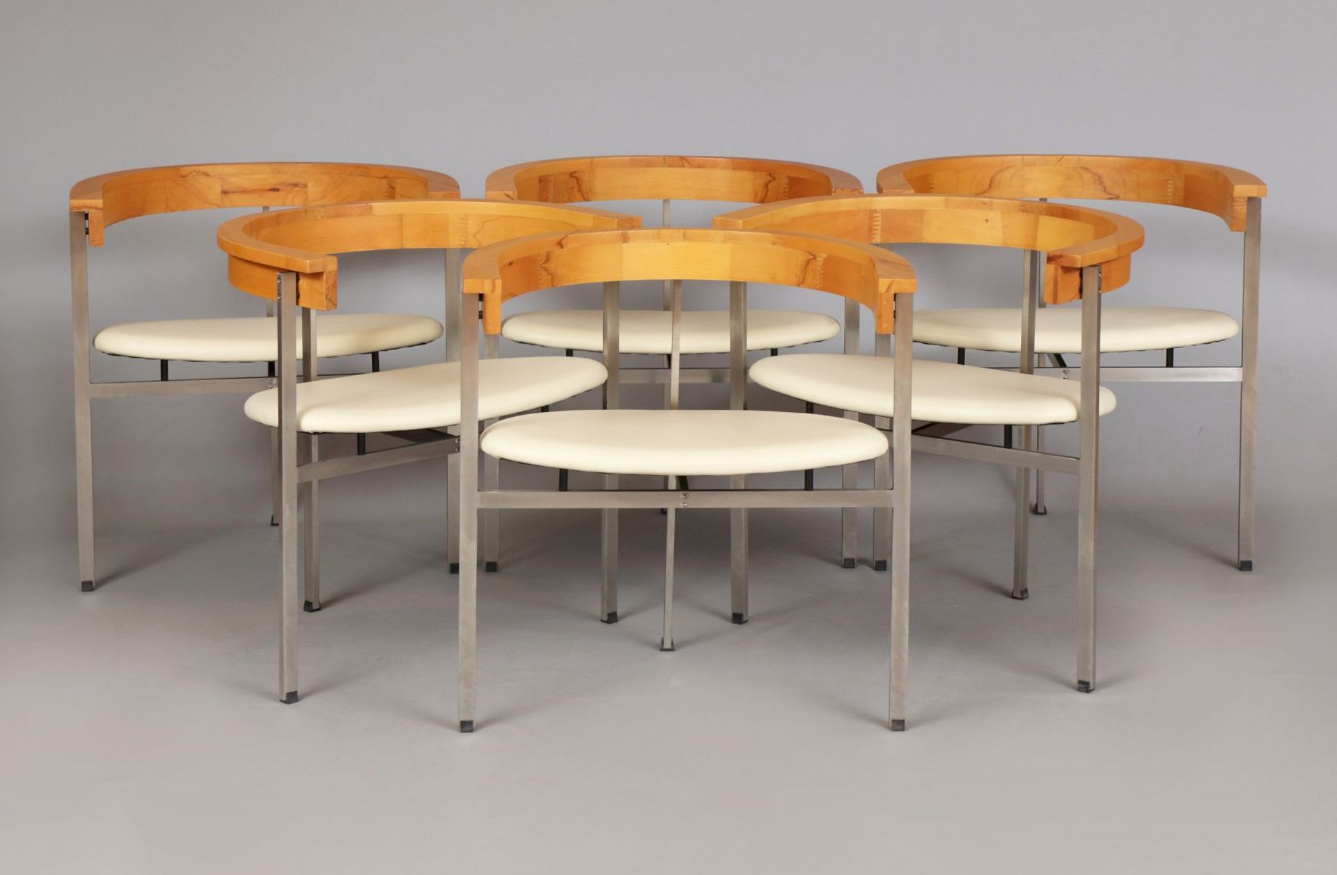 6 Stühle nach einem Entwurf von Poul Kjaerholm