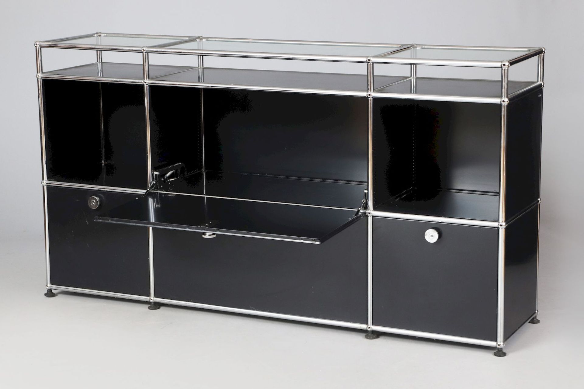 USM Haller Sideboard mit Vitrinenaufsatz - Bild 2 aus 4