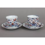 Paar chinesische Imari Koppchen mit Unterteller in Stile der Qing-Dynastie