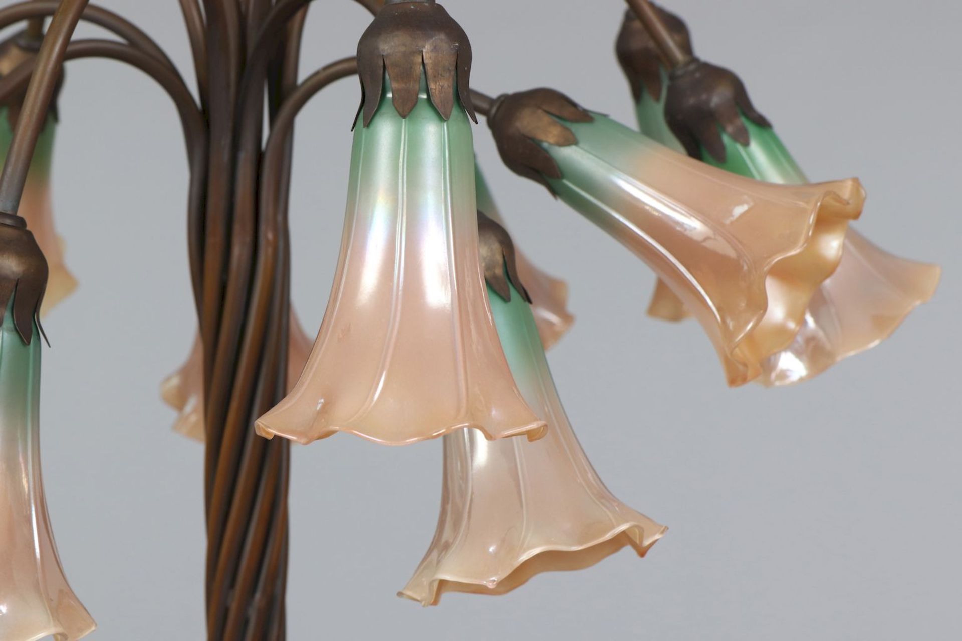 Stehlampe im Stile einer ¨Lily lamp¨ von L. C. TIFFANY - Bild 2 aus 2