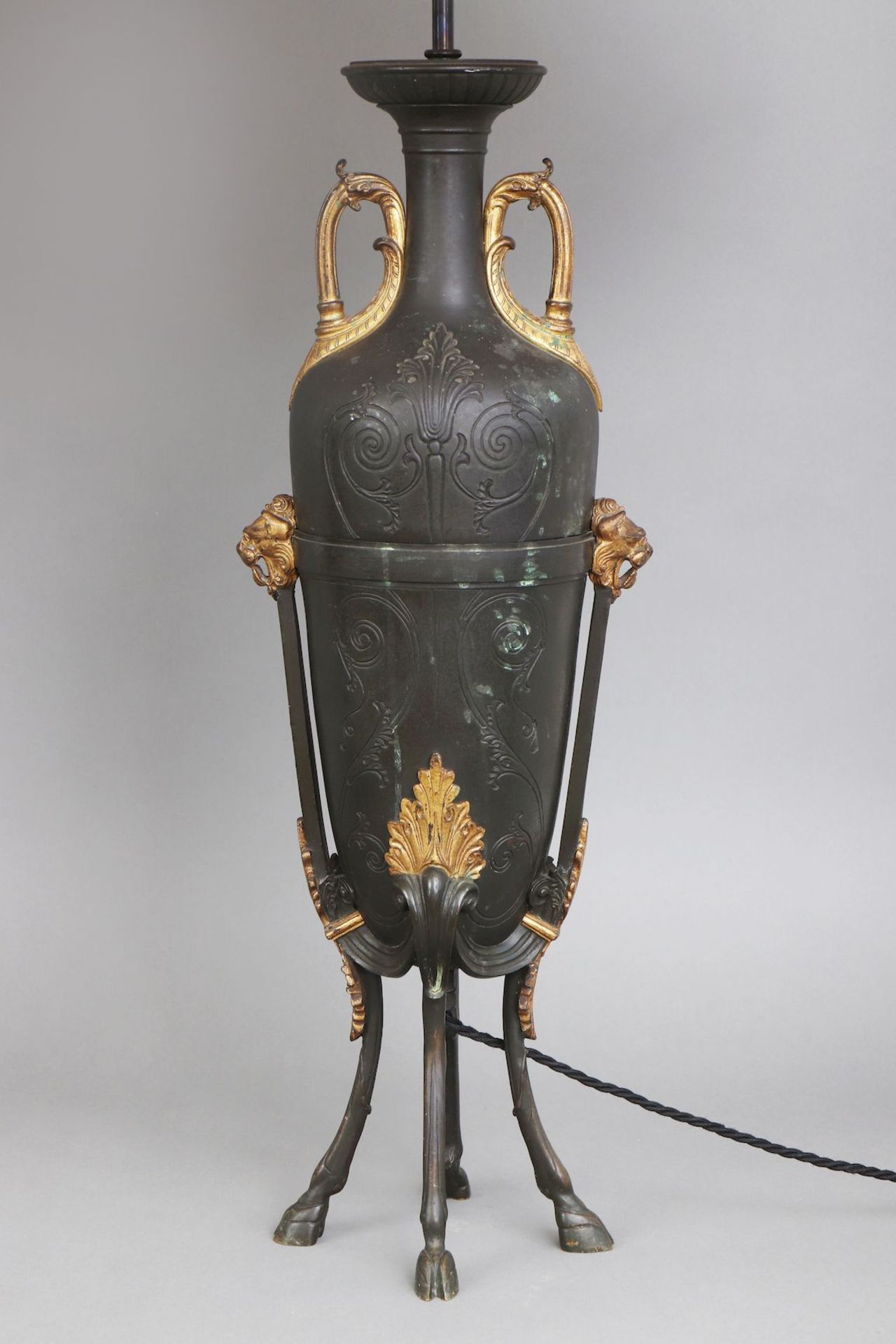 Paar Tischlampen mit Füßen in Form von Amphorengefäßen im Stile des Empire - Bild 2 aus 4