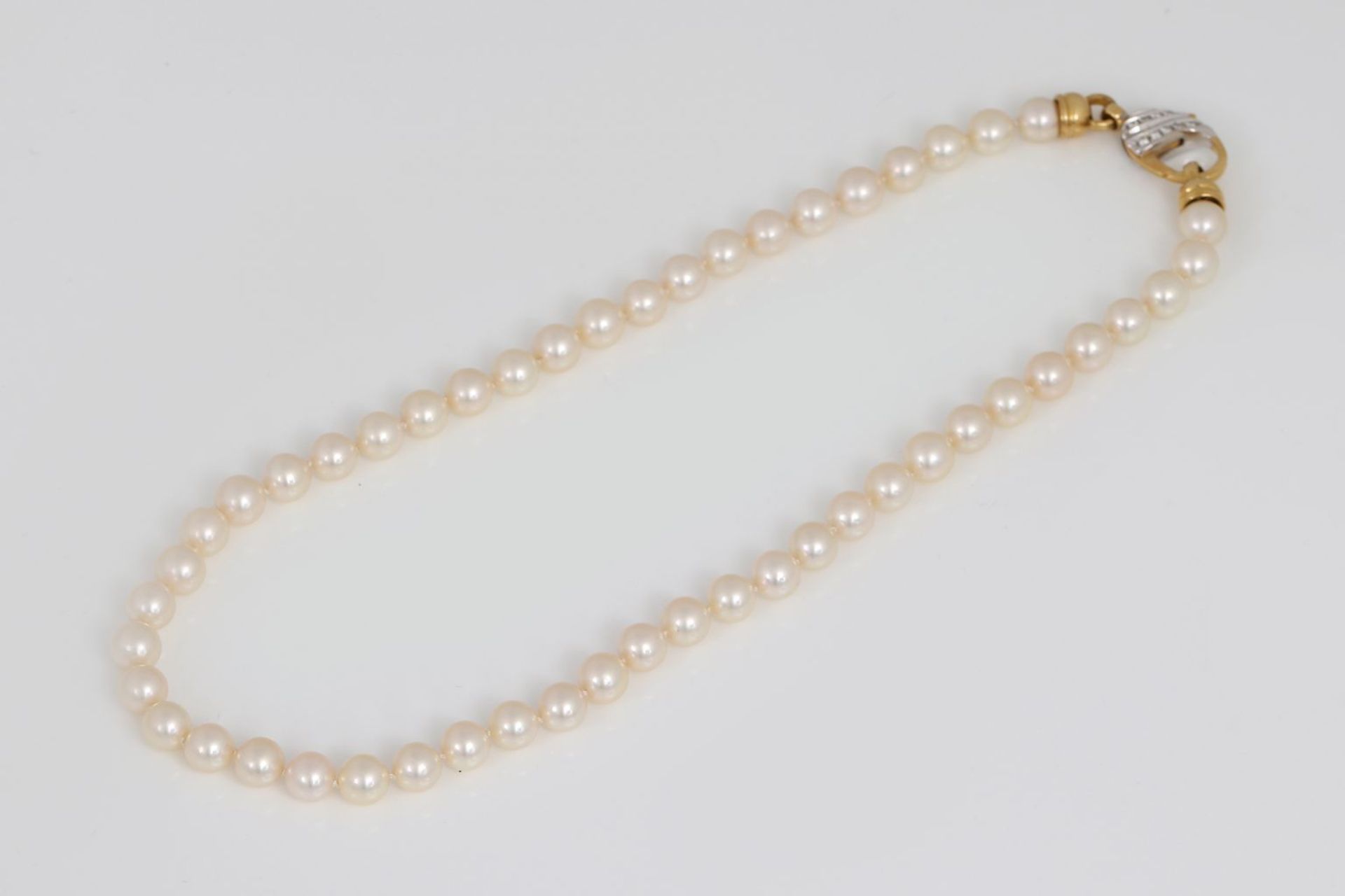Perlenkette mit Karabinerschließe