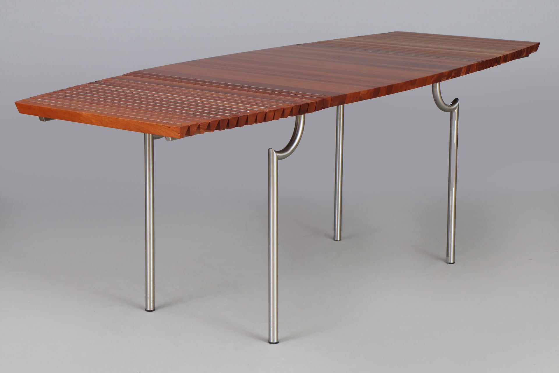 Nynke van VLIET Tisch ¨Roll-top table¨