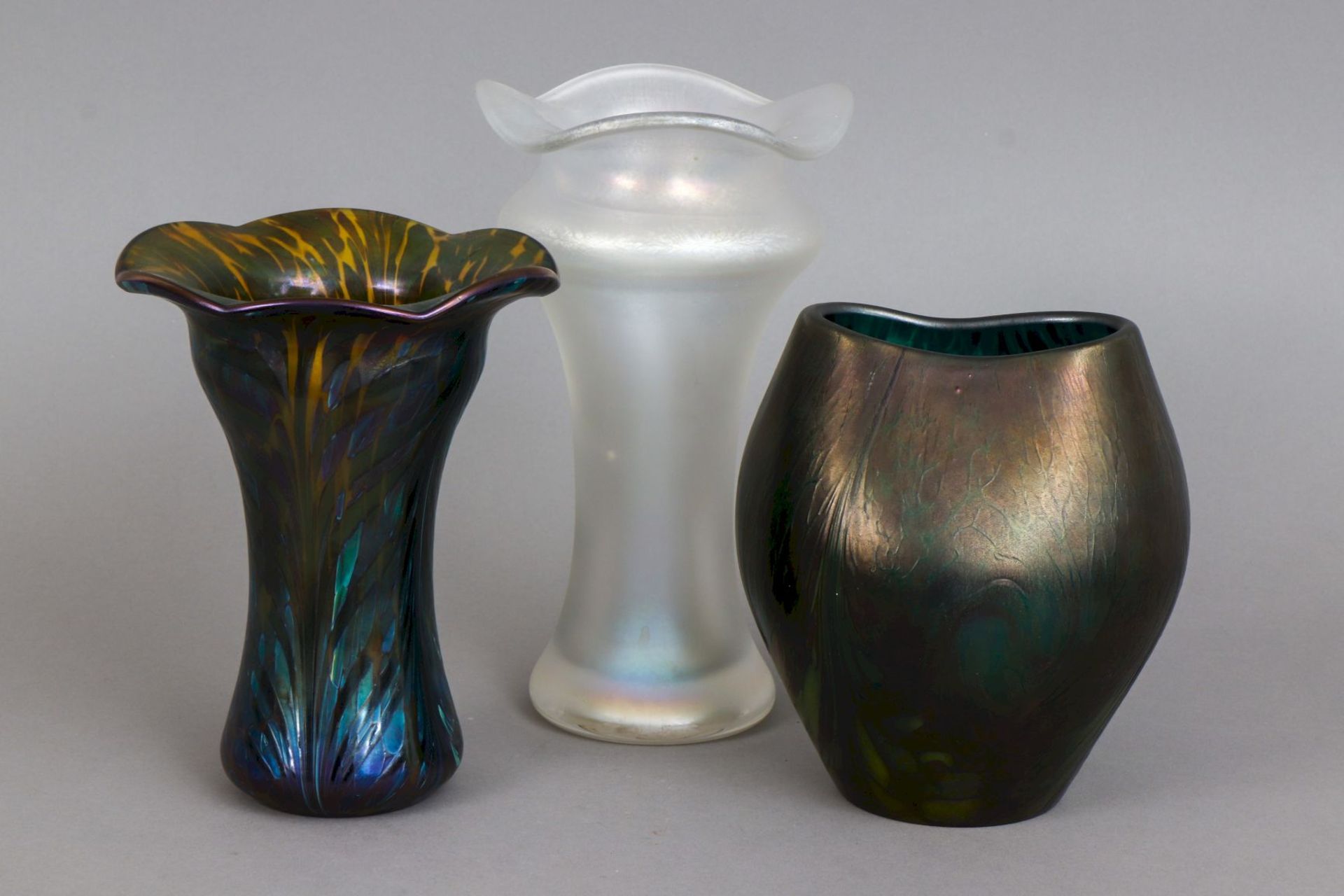 3 irisierende Glasvasen im Stile des Jugendstil - Image 2 of 8