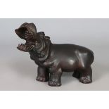Bronzefigur eines Flußpferds (Hippo)