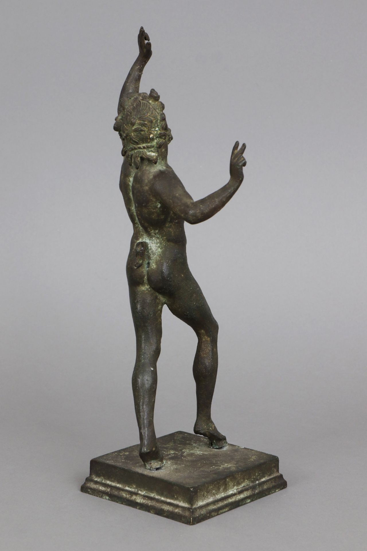 Bronzefigur ¨Tanzender Faun¨ nach antikem Vorbild (aus der Casa del Fauno, Pompeji) - Image 2 of 3