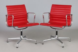 Paar CHARLES EAMES Conference chairs mit Armlehnen