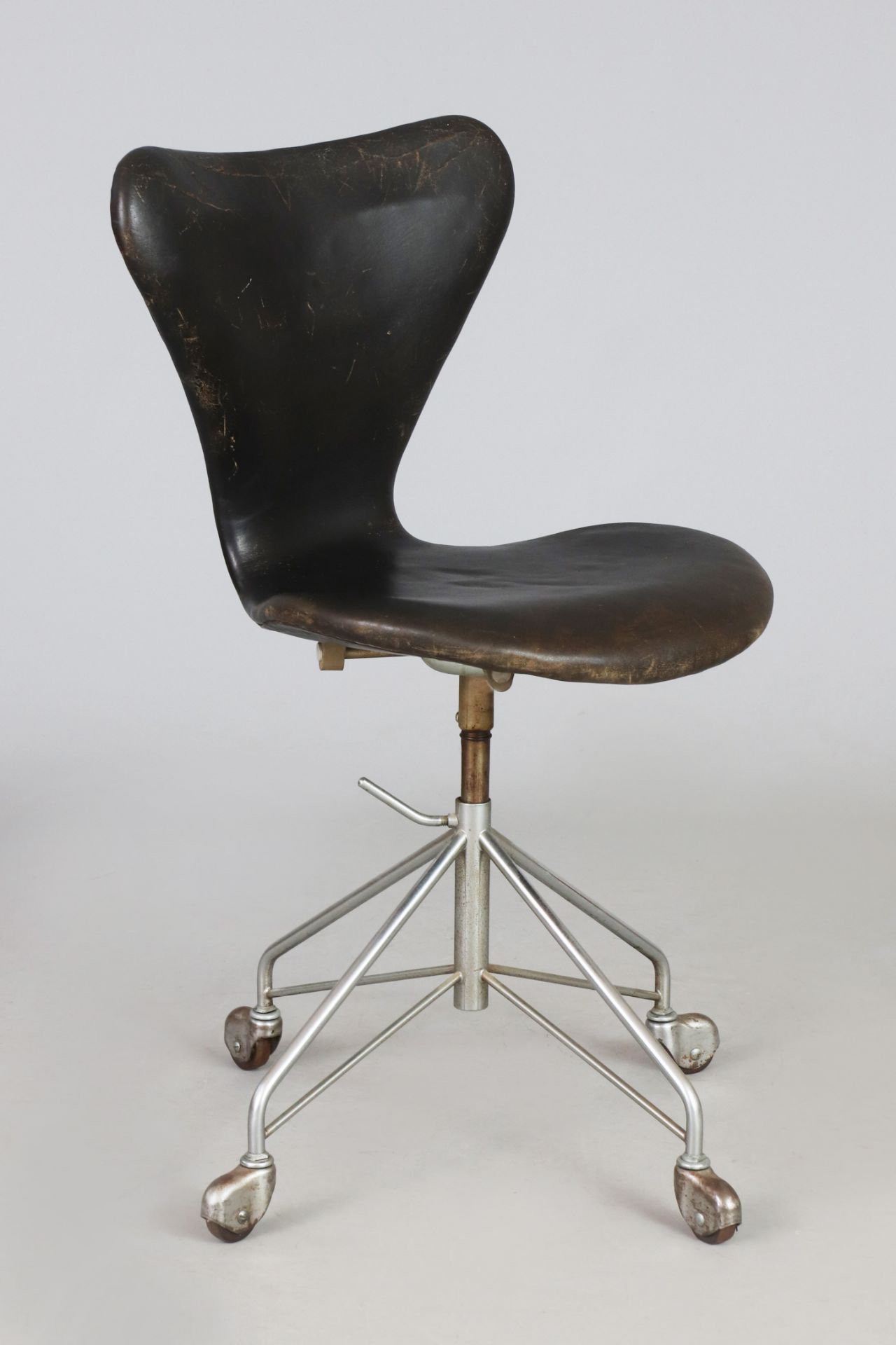 FRITZ HANSEN Büro-Drehstuhl ¨3117¨ der 1950er Jahre - Image 2 of 6