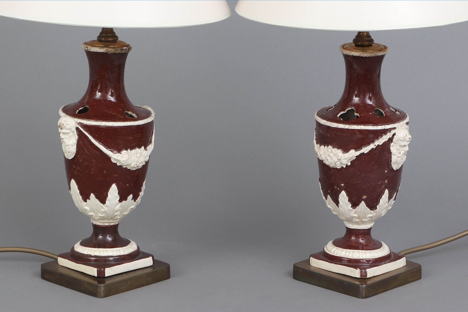 Paar Tischlampen mit Fayence Füßen in Form von Gesteckvasen - Image 2 of 4