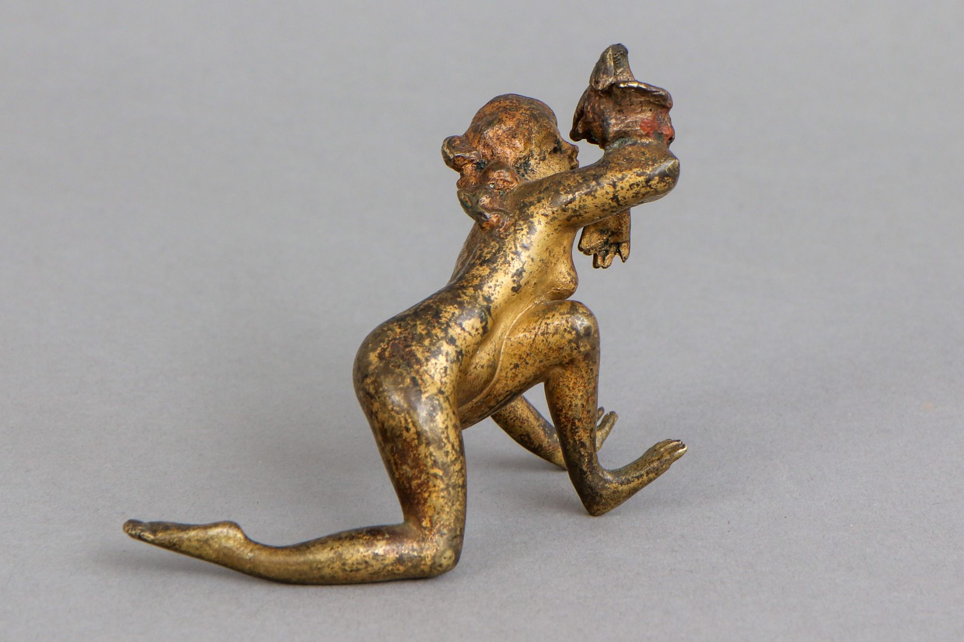 Jugendstil Bronzefigur ¨Weiblicher Akt mit Taube¨ - Image 3 of 3