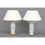 Paar Tischlampen mit Fayence Füßen in Säulenform