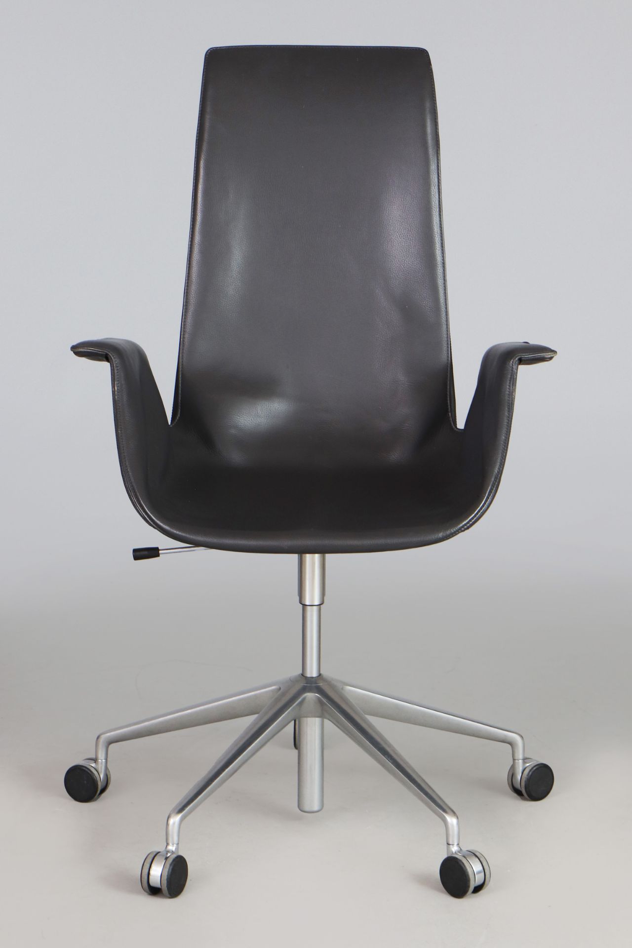WALTER KNOLL FK 6725 Tulip Chair