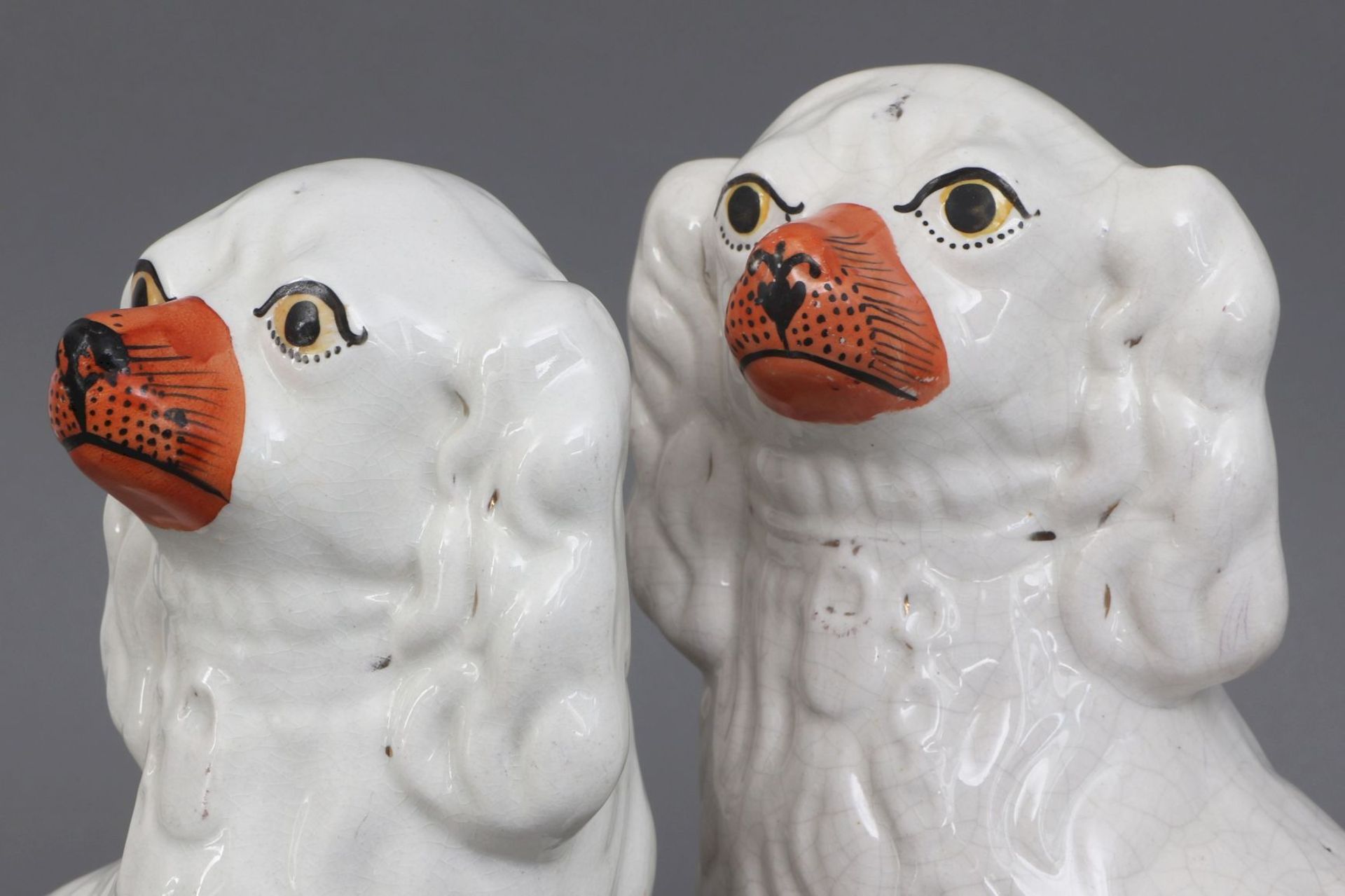 Paar Staffordshire Keramik Hundefiguren - Image 4 of 5