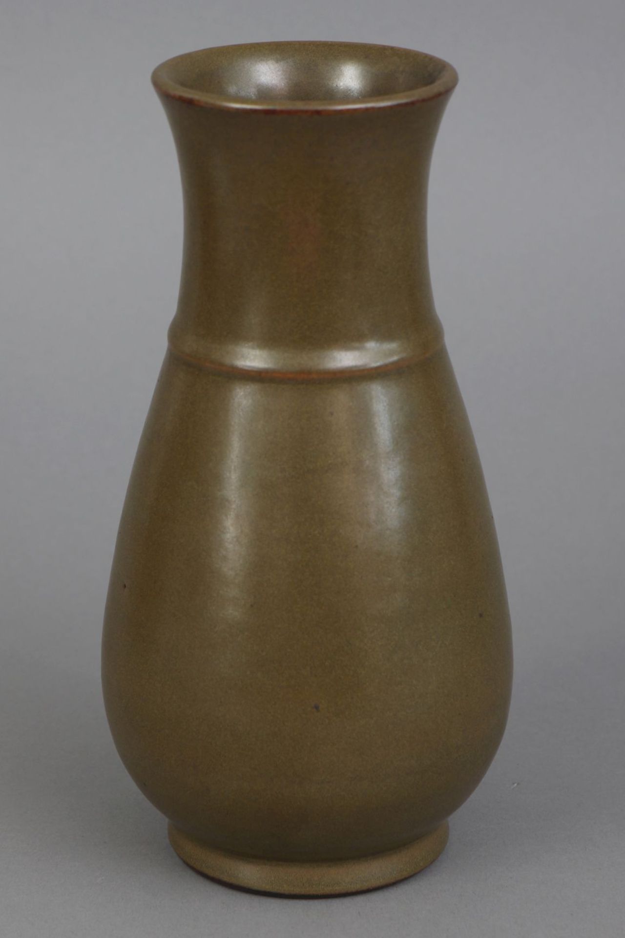 Chinesische Keramikvase mit ¨tea dust¨-Glasur