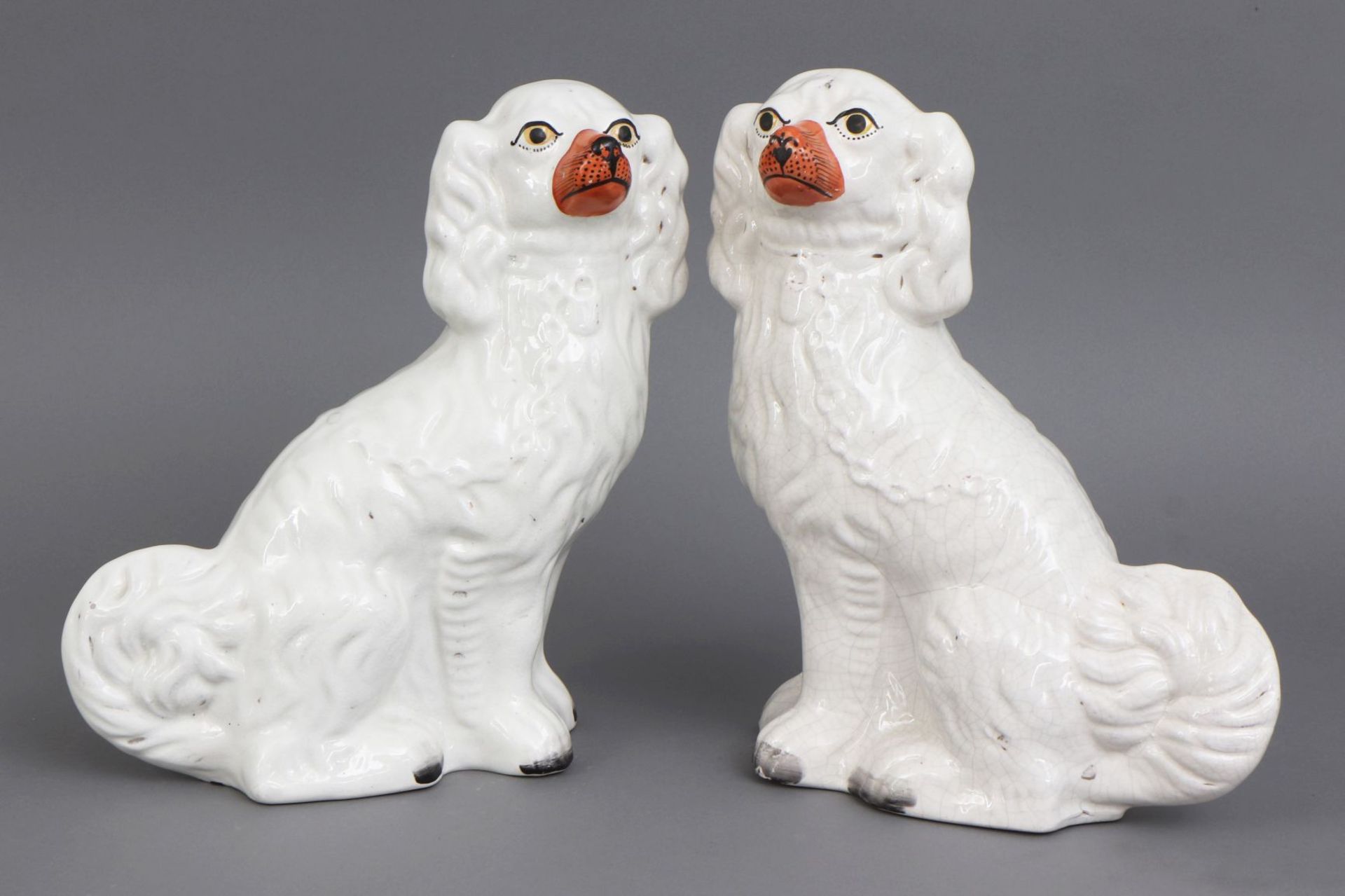 Paar Staffordshire Keramik Hundefiguren