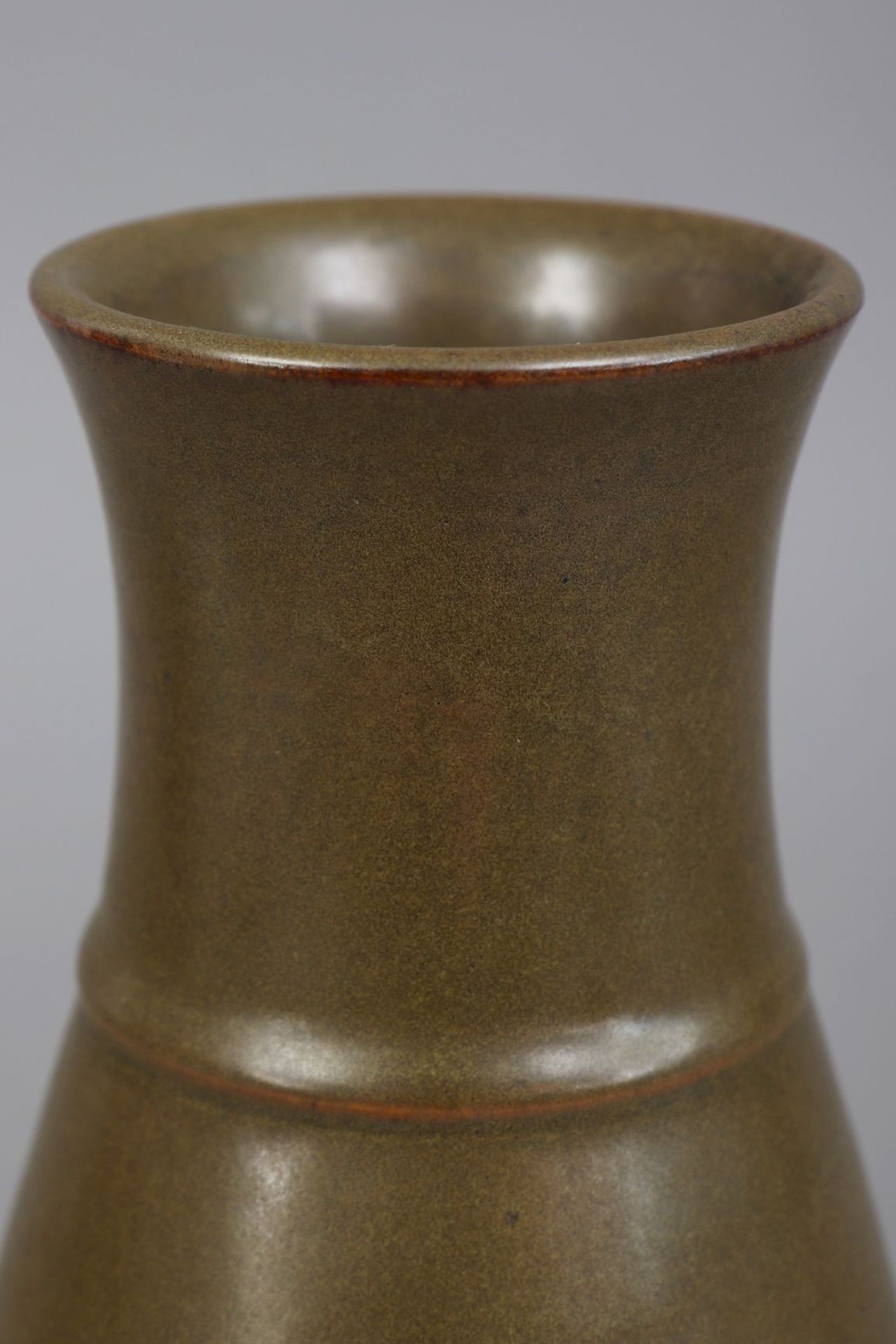 Chinesische Keramikvase mit ¨tea dust¨-Glasur - Image 2 of 4