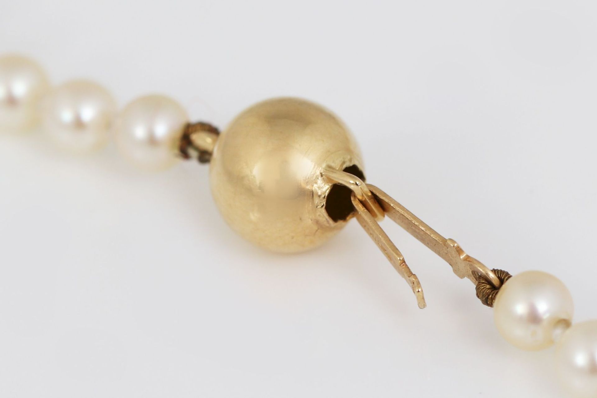 Perlenkette mit Brillant Anhänger in stilisierter Blattform - Image 3 of 4