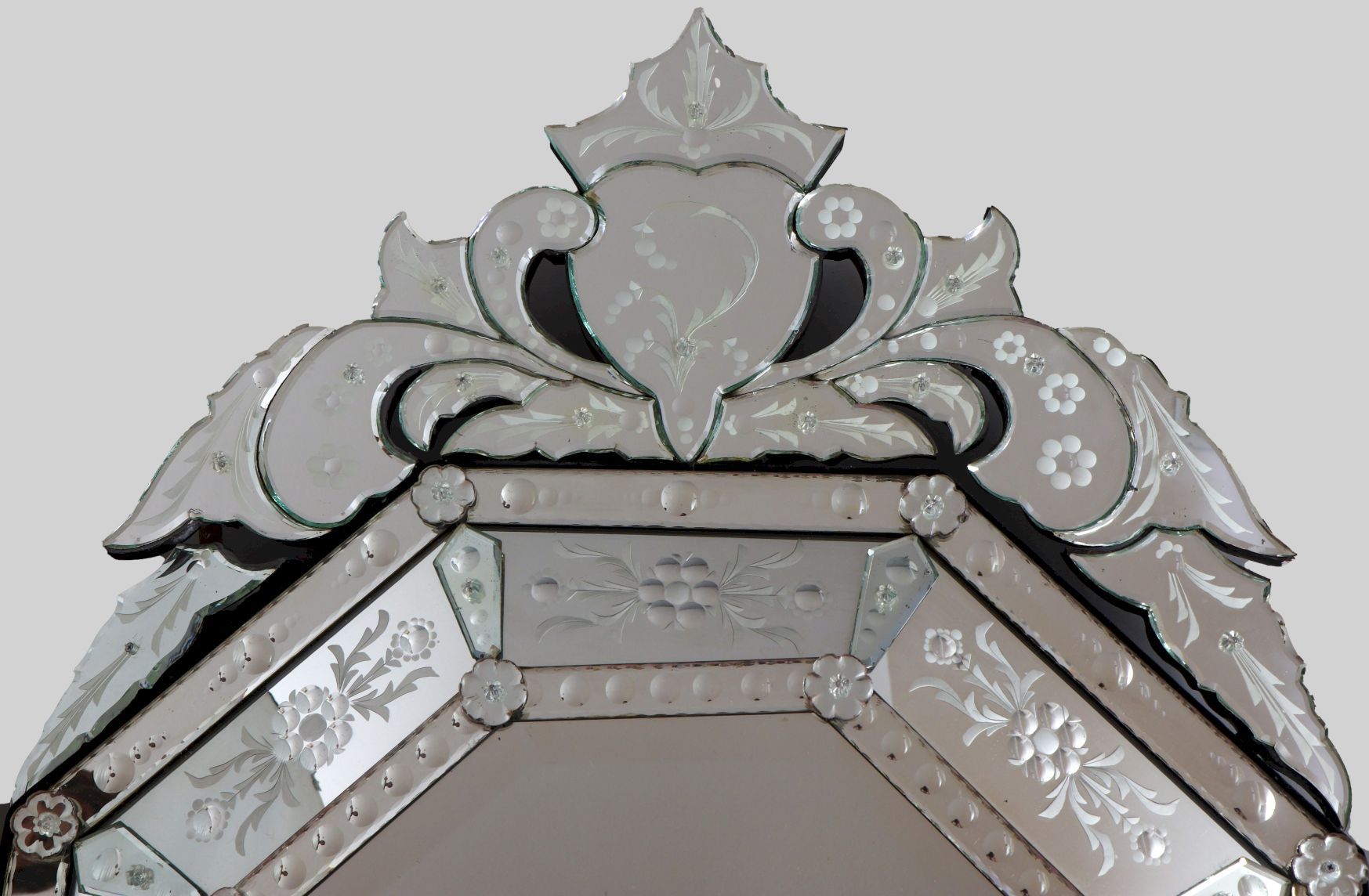 Gr. Wandspiegel im Stile eines venezianischen ¨Palazzo¨-Spiegels - Image 3 of 3